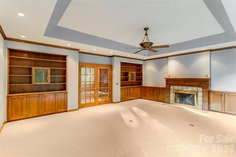 Living - 1087 Brigadoon Dr, Clyde, NC 28721 photo 5 of 9
