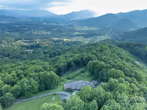 View/Area - 1087 Brigadoon Dr, Clyde, NC 28721 photo 2 of 5