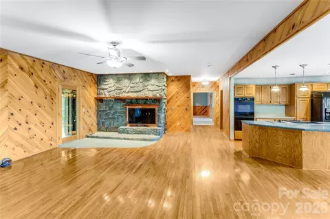 Living - 1087 Brigadoon Dr, Clyde, NC 28721 photo 3 of 9