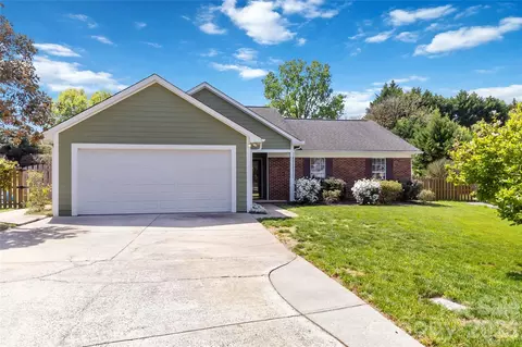 12100 Landing Green Dr, Charlotte, NC 28277