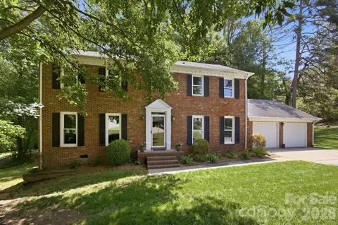 2011 Windlock Dr, Charlotte, NC 28270