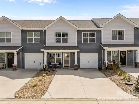 83 Malcolm Ct, Candler, NC 28715