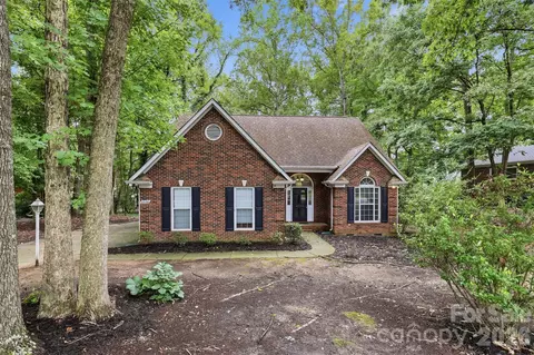 2336 Mill House Ln, Matthews, NC 28104