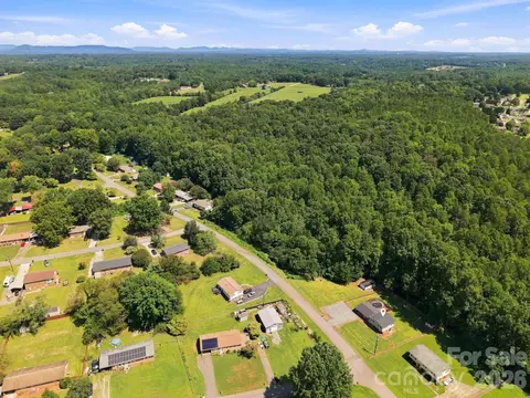 View/Area - 3730 Sedgefield Dr, Conover, NC 28613 photo 3 of 5