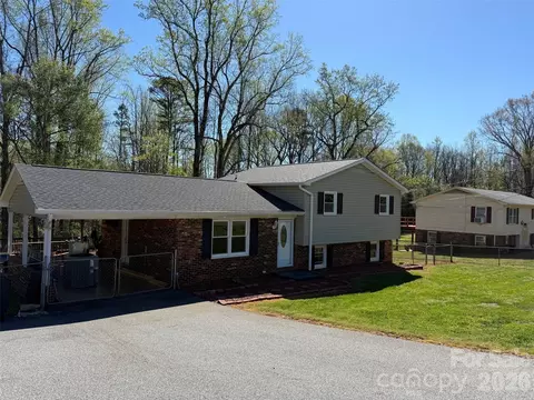 3730 Sedgefield Dr, Conover, NC 28613