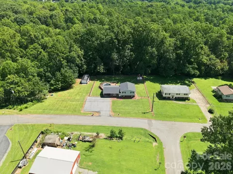 View/Area - 3730 Sedgefield Dr, Conover, NC 28613 photo 2 of 5