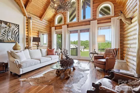 112 Sunny Morning Ct, Hendersonville, NC 28792