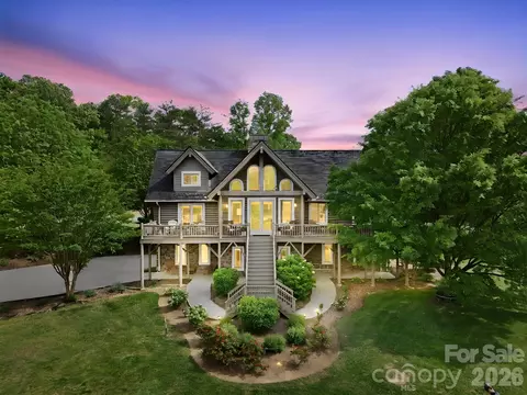 112 Sunny Morning Ct, Hendersonville, NC 28792