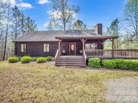 1050 Cross Ridge Dr, Rutherfordton, NC 28139