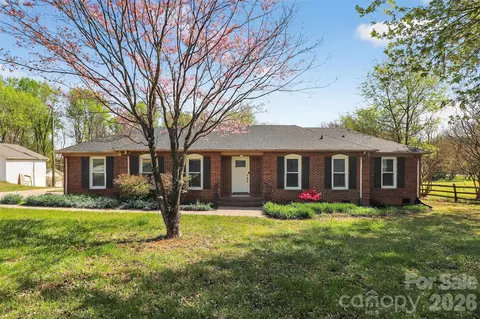 4019 Back Creek Church Rd, Charlotte, NC 28213
