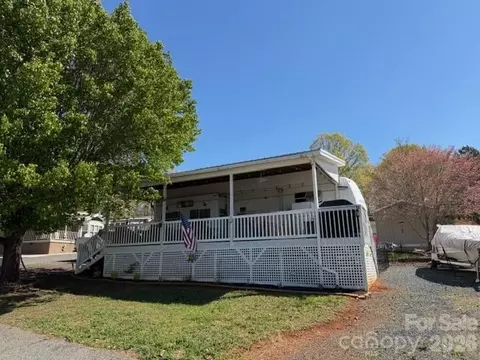 145 Grand View Dr, New London, NC 28127