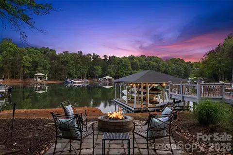 7902 Chapel Creek Dr, Denver, NC 28037