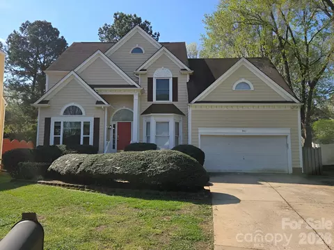 9011 Coleshire Ct, Charlotte, NC 28269