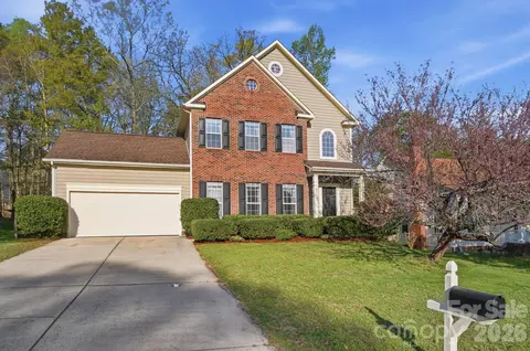8721 Woodcock Ln, Charlotte, NC 28216