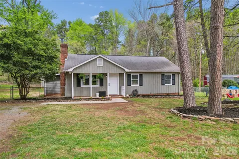 6127 Dovetail Ct, Charlotte, NC 28227