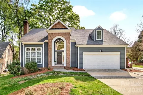 9011 Warbler Ct, Charlotte, NC 28210