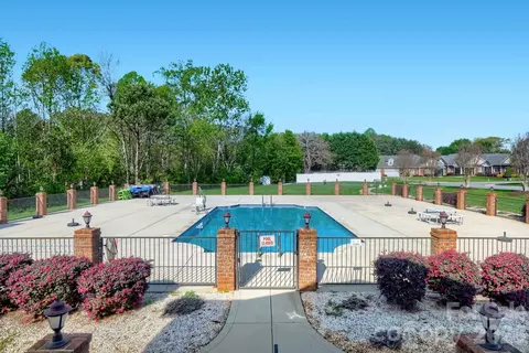 Exterior - 8655 Sonata Ct, Denver, NC 28037 photo 5 of 5