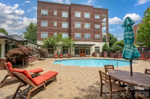 42 Schenck B08 Pkwy #B08, Asheville, NC 28803