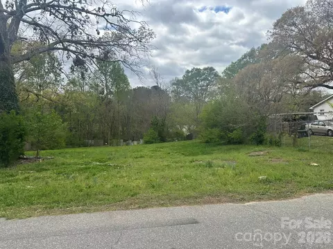 306 E Louisiana Ave, Bessemer City, NC 28016