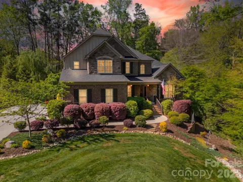 800 Hidden Pond Ln, Waxhaw, NC 28173