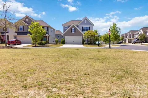 Exterior - 1016 Loggerhead Dr, Lancaster, SC 29720 photo 2 of 5