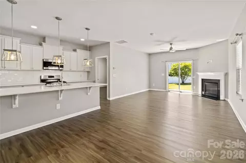 Living - 1016 Loggerhead Dr, Lancaster, SC 29720 photo 2 of 9
