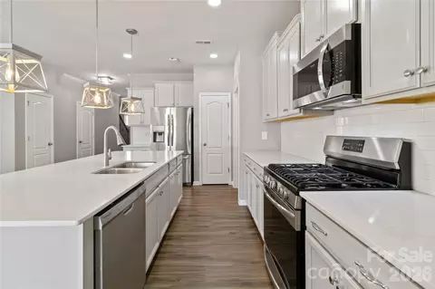 Kitchen - 1016 Loggerhead Dr, Lancaster, SC 29720 photo 2 of 2