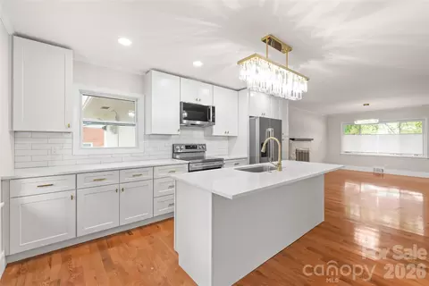 7537 Monroe Rd, Charlotte, NC 28212
