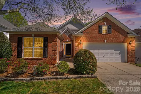 977 Platinum Dr, Fort Mill, SC 29708