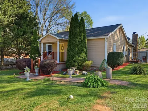6223 Macon St, Charlotte, NC 28208