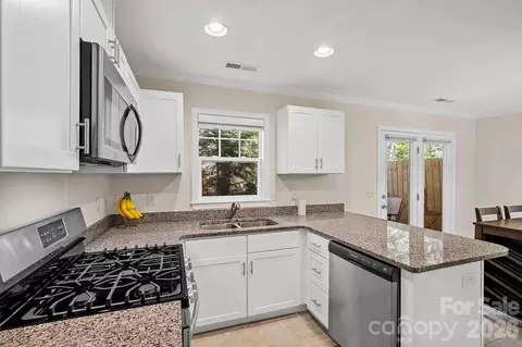 Kitchen - 1009 Baldwin Commons Dr, Arden, NC 28704 photo 2 of 3