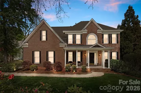 4708 Heatherton Pl, Charlotte, NC 28270