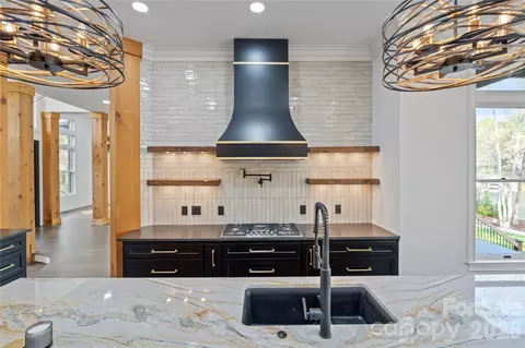 Kitchen - 8806 Hearthstone Ct, Terrell, NC 28682 photo 3 of 3