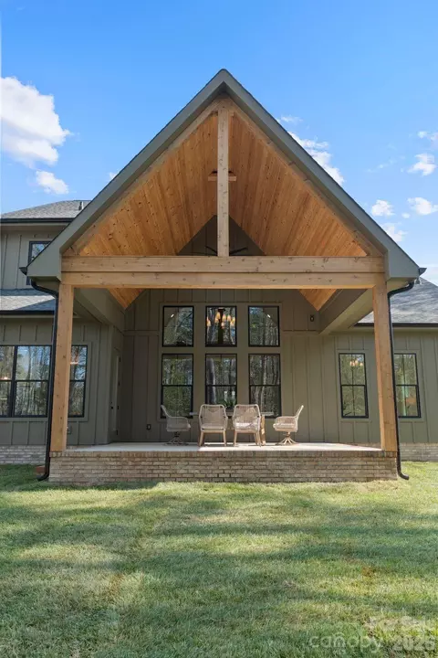 Exterior - 568 Longleaf Pine Ln, Clover, SC 29710 photo 6 of 7