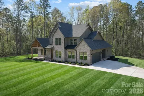 Exterior - 568 Longleaf Pine Ln, Clover, SC 29710 photo 2 of 7