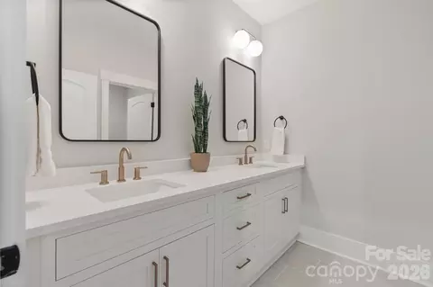Bath - 568 Longleaf Pine Ln, Clover, SC 29710 photo 5 of 5