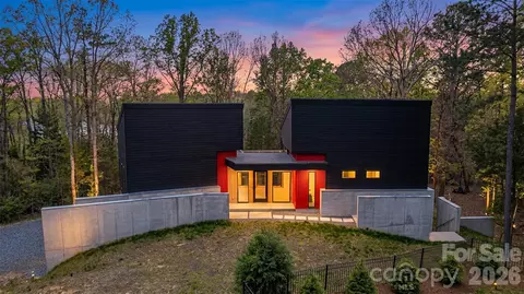 386 Squirrel Ln, Clover, SC 29710