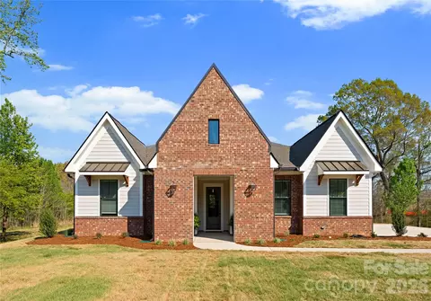 121 Vella Dr, Locust, NC 28097