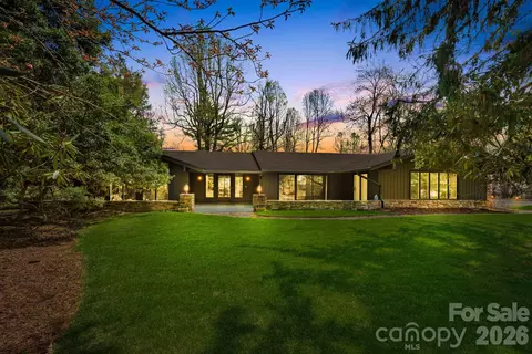 254 Orchard Cir, Laurel Park, NC 28739