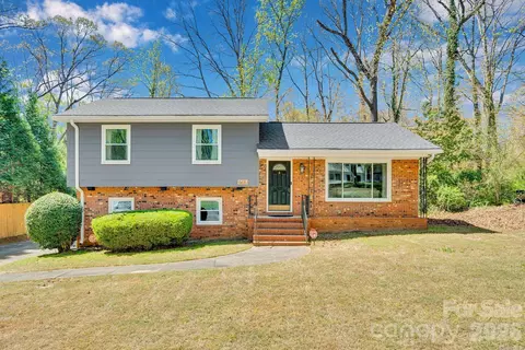 6616 Highbrook Dr, Charlotte, NC 28212