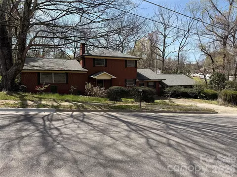 516 S Green St, Statesville, NC 28677
