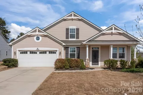 7902 Meridale Forest Dr, Charlotte, NC 28269