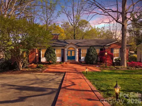 1064 6th Nw Ave NW, Hickory, NC 28601
