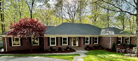 9500 Hampton Oaks Ln, Charlotte, NC 28270