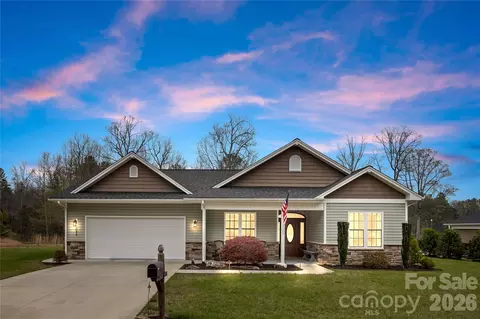 1123 King George Ct, Lenoir, NC 28645