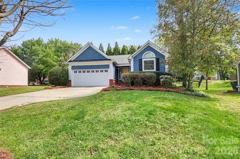 804 Mill Run Dr, Charlotte, NC 28209