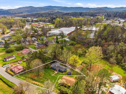 View/Area - 33 Kilpatrick St, Brevard, NC 28712 photo 2 of 5