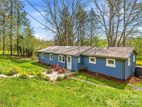 Exterior - 33 Kilpatrick St, Brevard, NC 28712 photo 9 of 11
