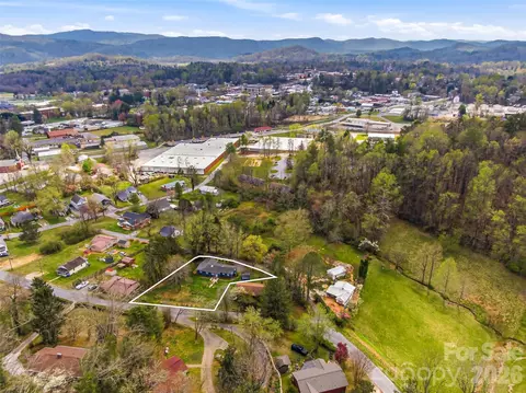 View/Area - 33 Kilpatrick St, Brevard, NC 28712 photo 3 of 5