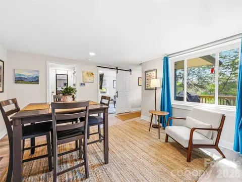 Dining - 33 Kilpatrick St, Brevard, NC 28712 photo 2 of 4